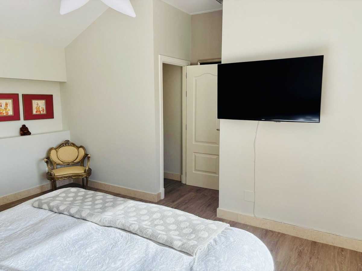 3 Bed Apartment for sale in Benahavís Costa Del Sol, Málaga, Spain