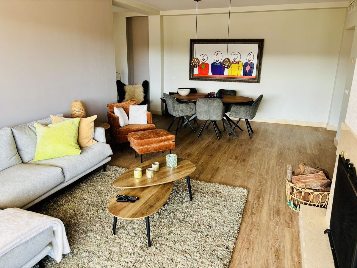 3 Bed Apartment for sale in Benahavís Costa Del Sol, Málaga, Spain