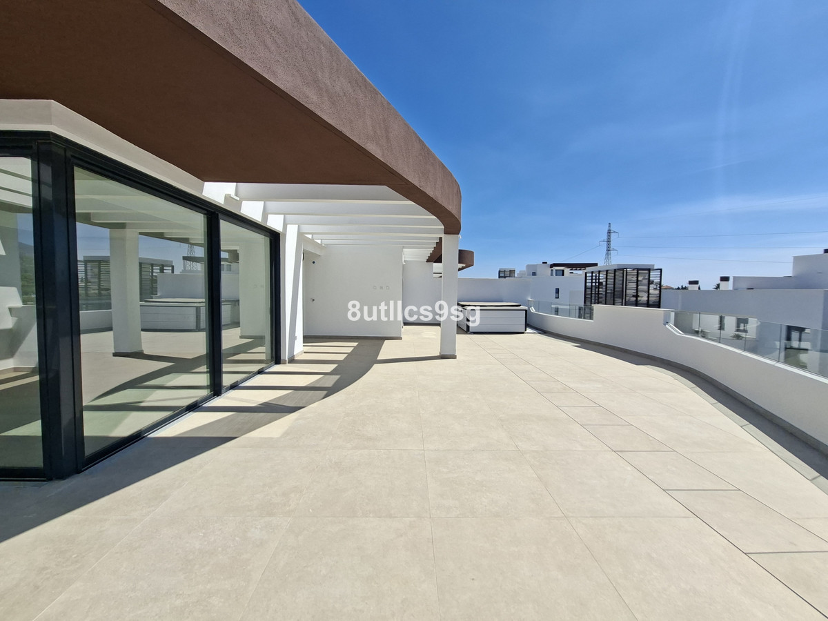 3 Bed Apartment for sale in Estepona Costa Del Sol, Málaga, Spain