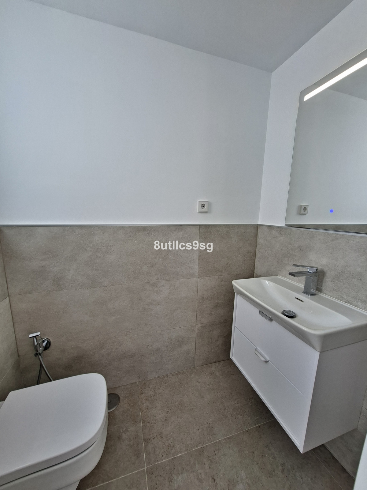 3 Bed Apartment for sale in Estepona Costa Del Sol, Málaga, Spain