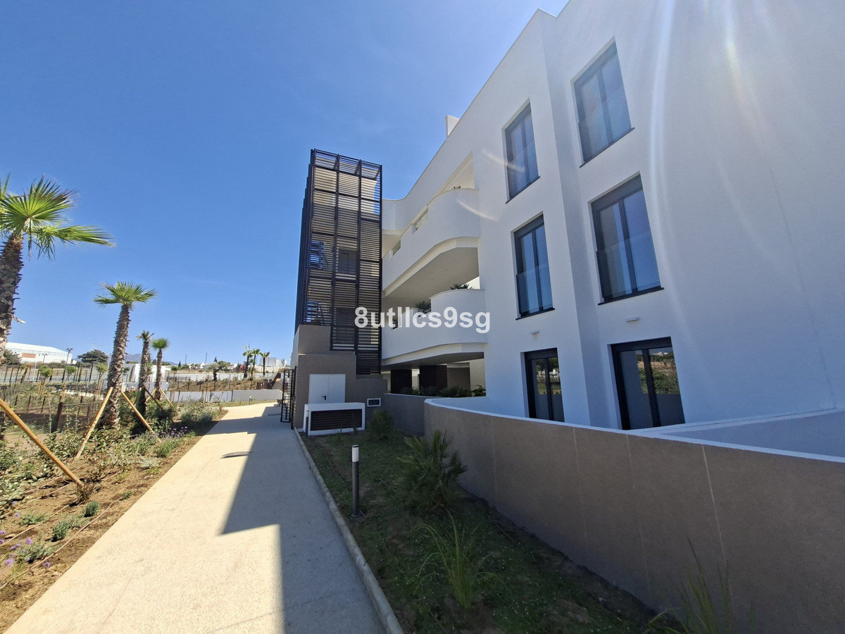 3 Bed Apartment for sale in Estepona Costa Del Sol, Málaga, Spain