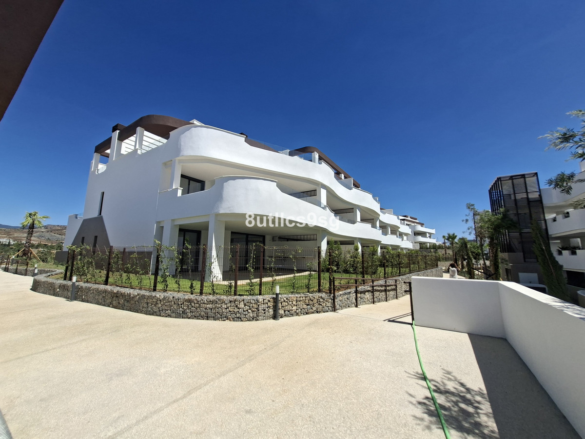 3 Bed Apartment for sale in Estepona Costa Del Sol, Málaga, Spain