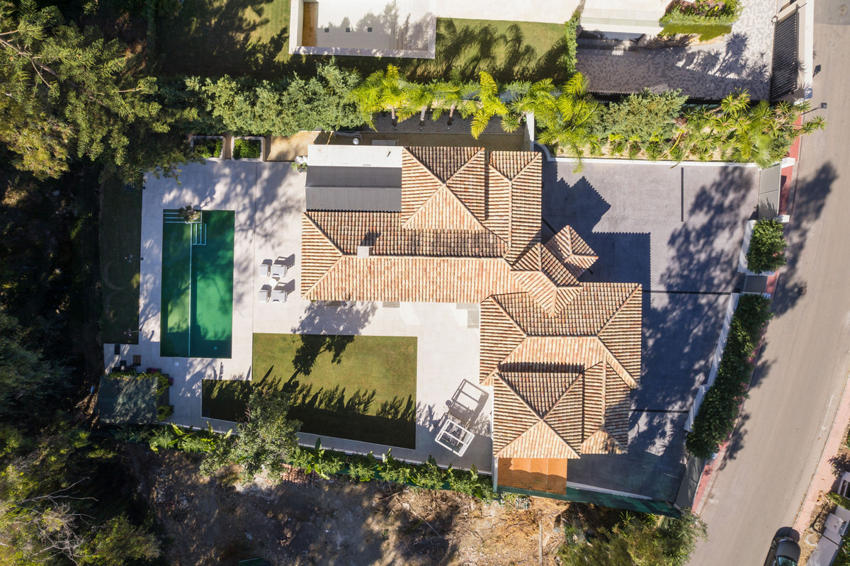 5 Bed Townhouse for sale in Nueva Andalucía Costa Del Sol, Málaga, Spain