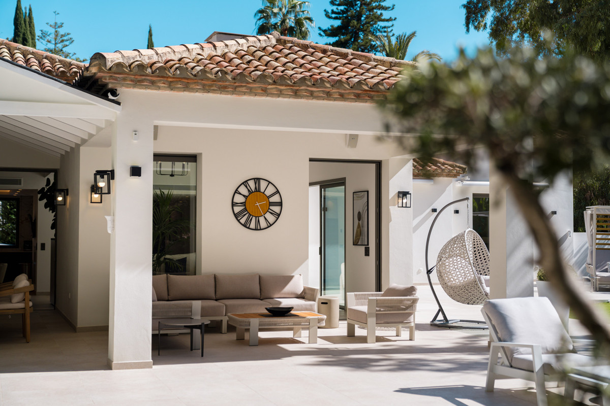 5 Bed Townhouse for sale in Nueva Andalucía Costa Del Sol, Málaga, Spain