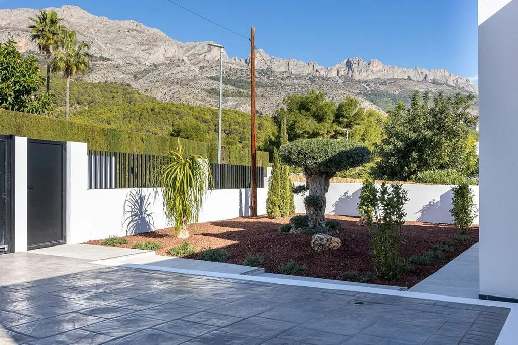 4 Bed Townhouse for sale in Altea Costa Blanca, Alicante, Spain