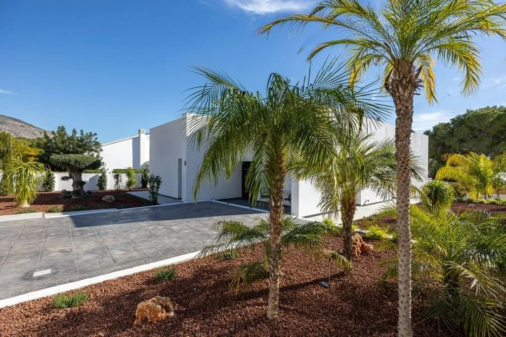 4 Bed Townhouse for sale in Altea Costa Blanca, Alicante, Spain