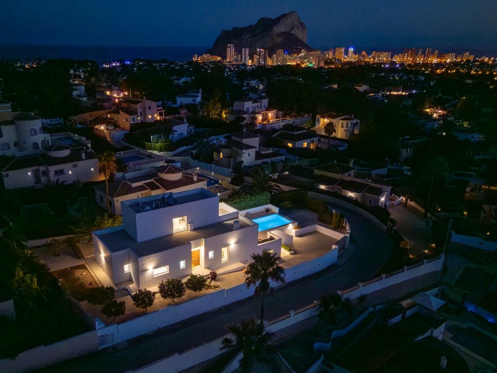 4 Bed Townhouse for sale in Calpe Costa Blanca, Alicante, Spain