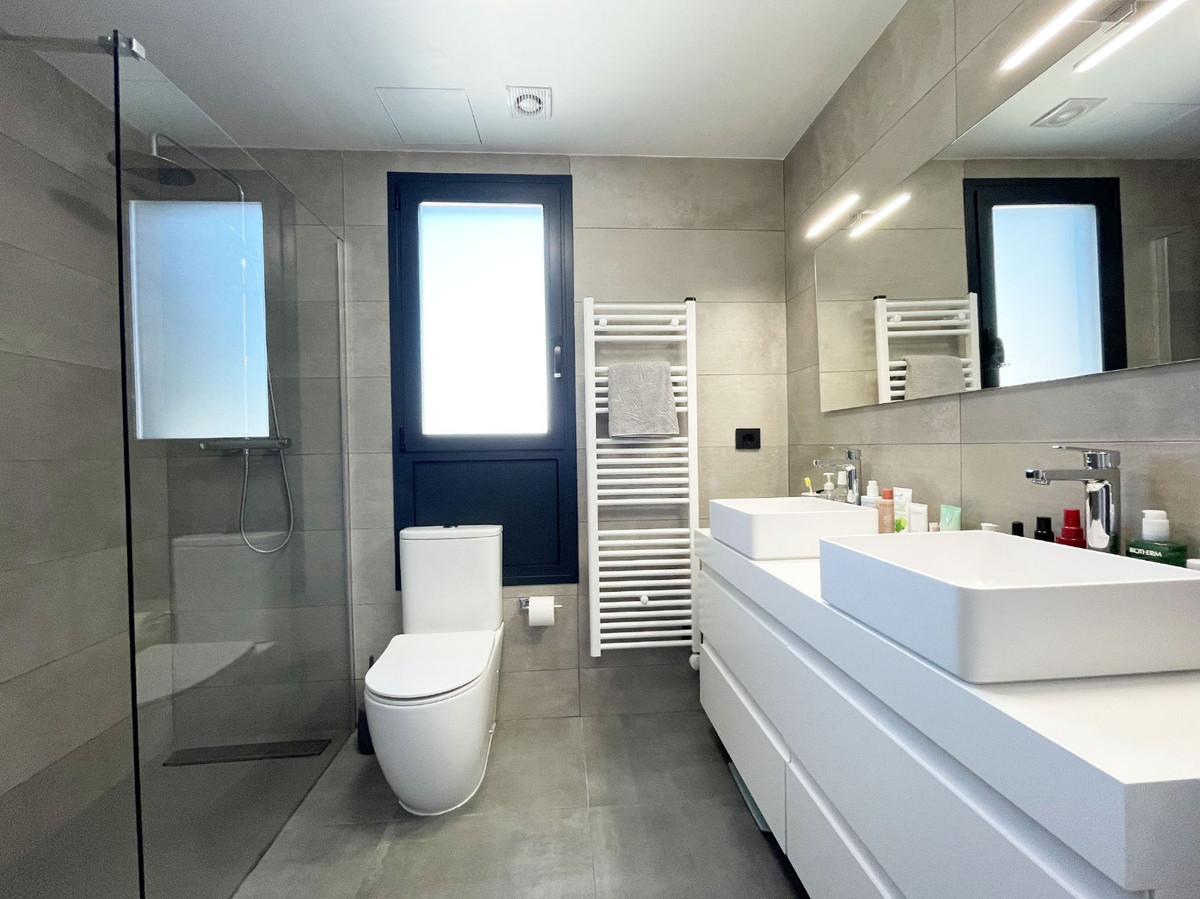 2 Bed Apartment for sale in Calpe Costa Blanca, Alicante, Spain