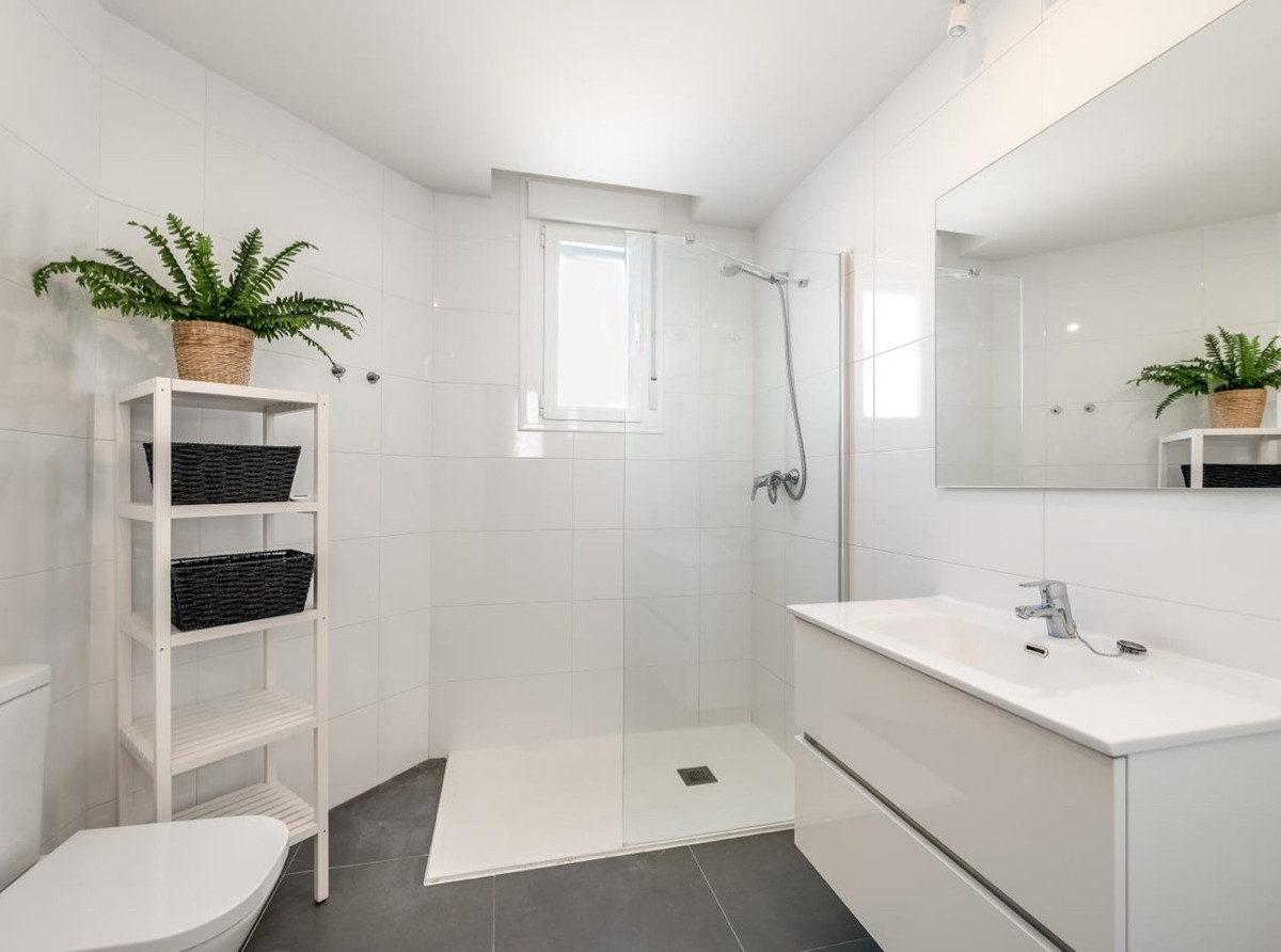 3 Bed Apartment for sale in La Campana Costa Del Sol, Málaga, Spain