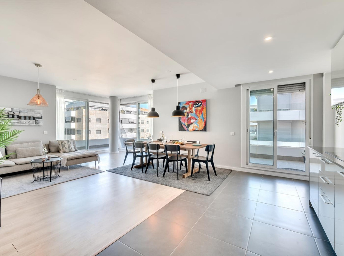 3 Bed Apartment for sale in La Campana Costa Del Sol, Málaga, Spain