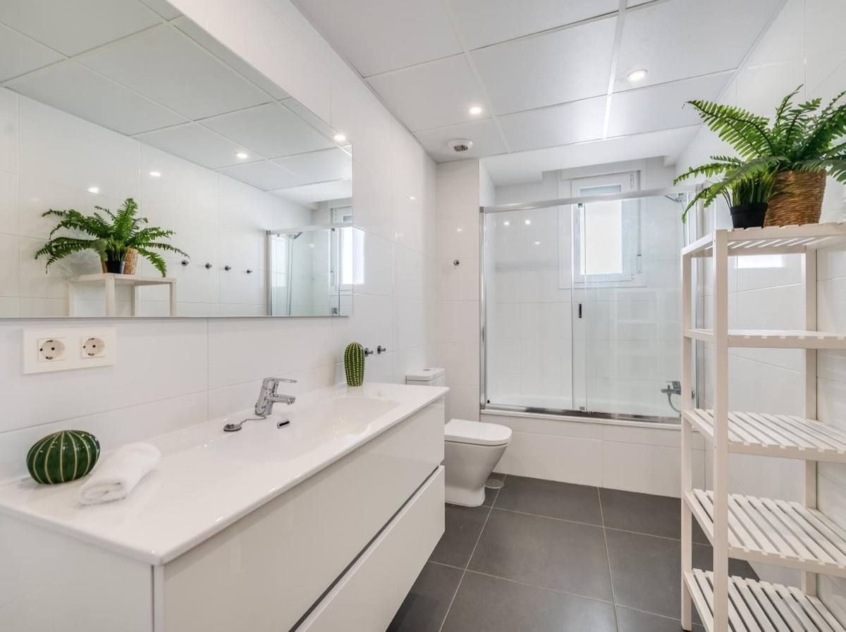 3 Bed Apartment for sale in La Campana Costa Del Sol, Málaga, Spain