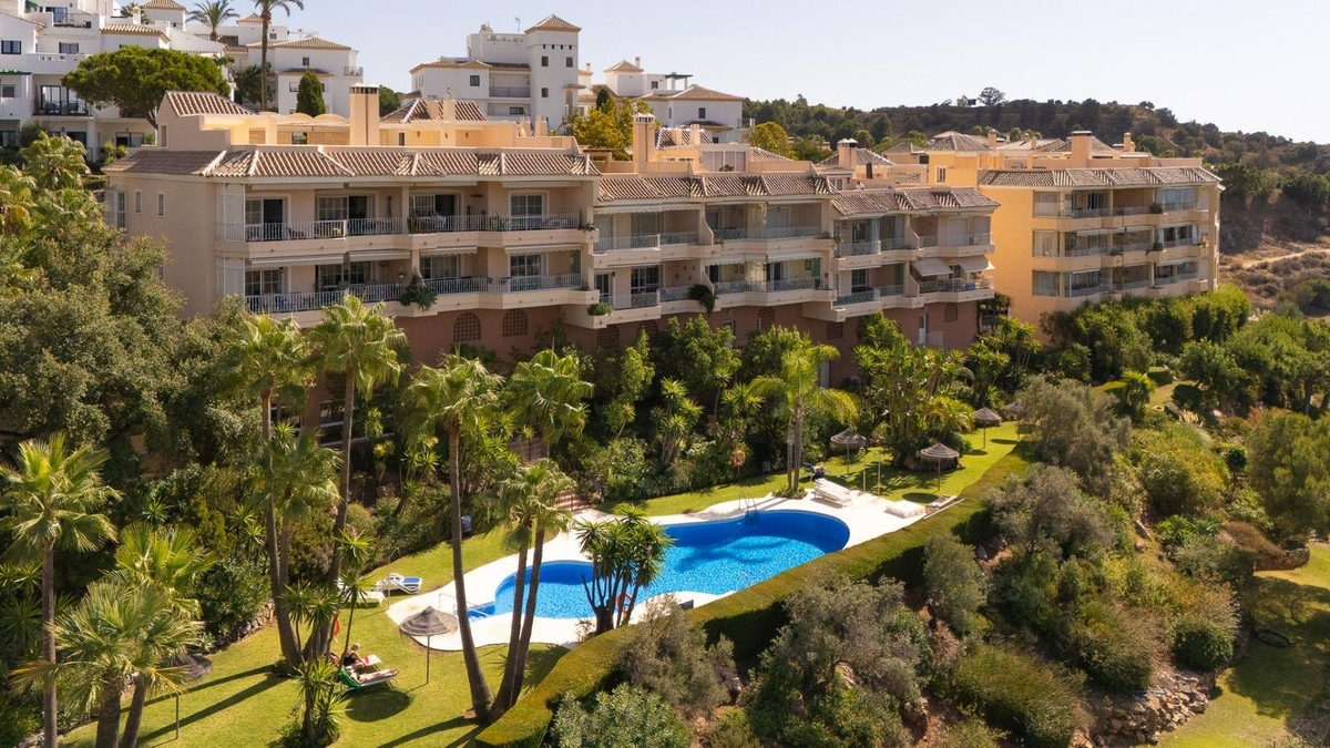 3 Bed Apartment for sale in Alhaurín El Grande Costa Del Sol, Málaga, Spain