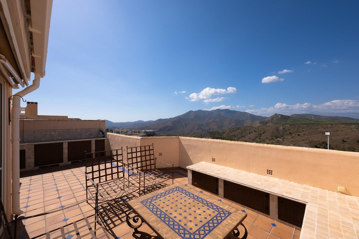 3 Bed Apartment for sale in Alhaurín El Grande Costa Del Sol, Málaga, Spain