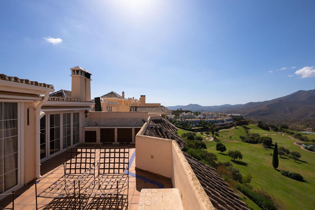 3 Bed Apartment for sale in Alhaurín El Grande Costa Del Sol, Málaga, Spain
