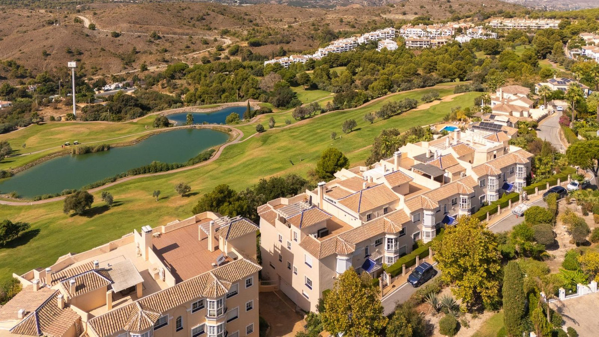 3 Bed Apartment for sale in Alhaurín El Grande Costa Del Sol, Málaga, Spain