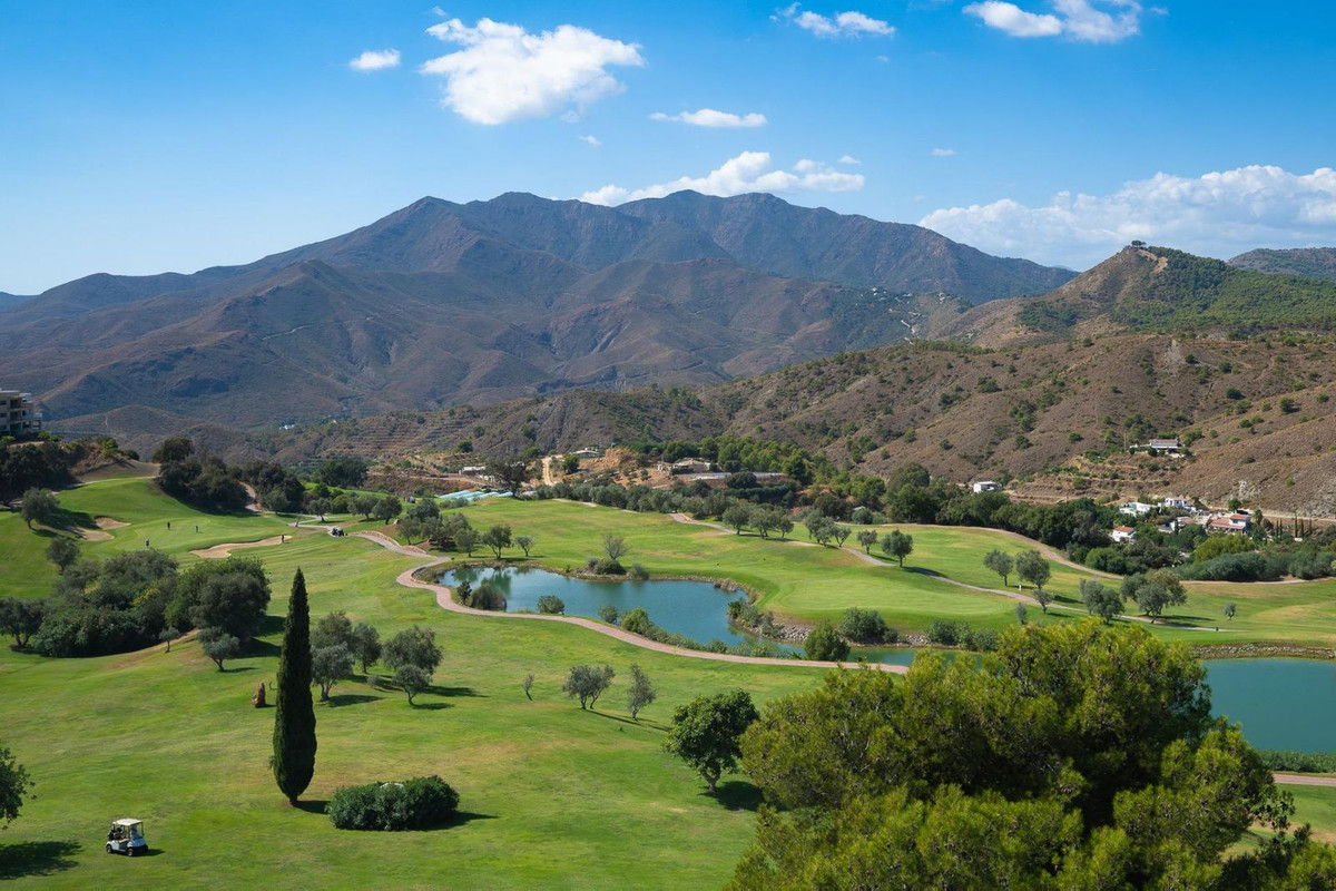 3 Bed Apartment for sale in Alhaurín El Grande Costa Del Sol, Málaga, Spain