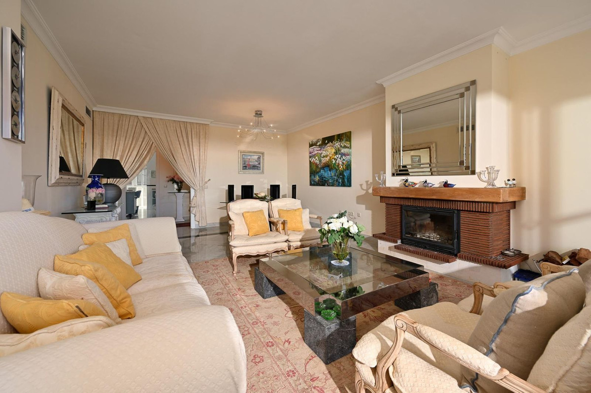 3 Bed Apartment for sale in Alhaurín El Grande Costa Del Sol, Málaga, Spain