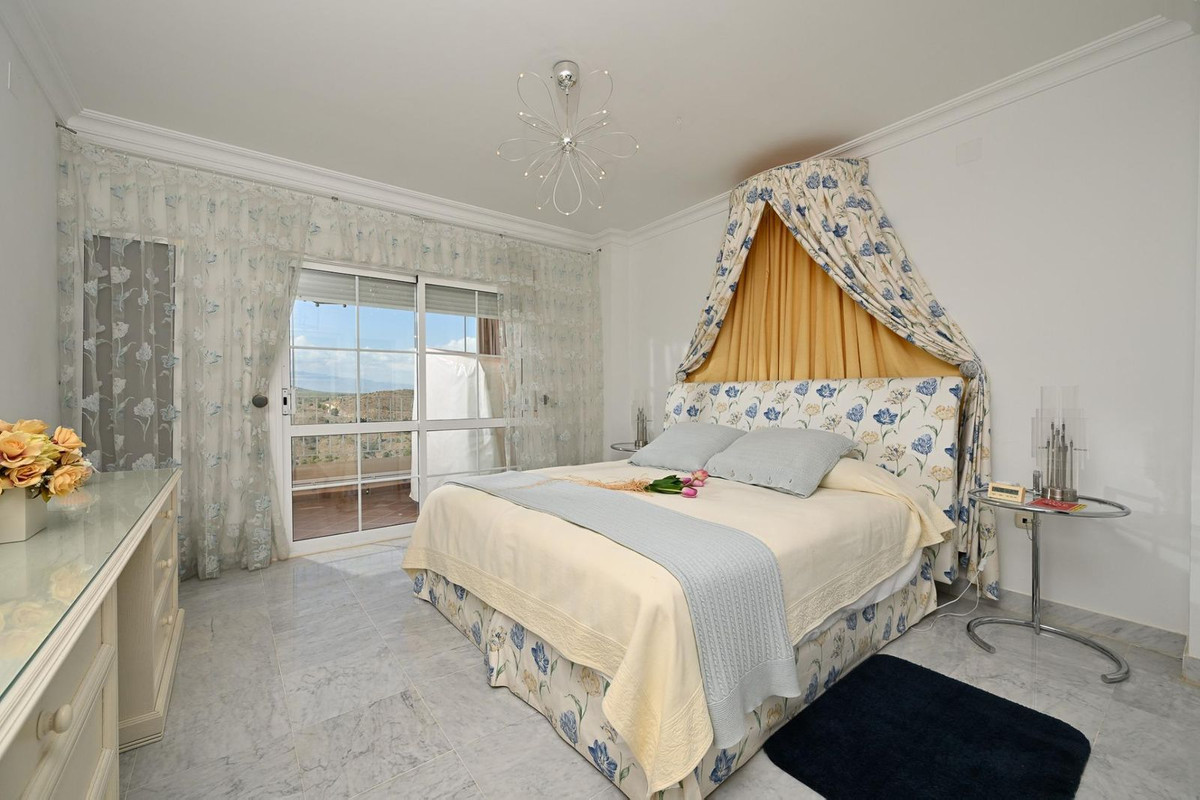 3 Bed Apartment for sale in Alhaurín El Grande Costa Del Sol, Málaga, Spain