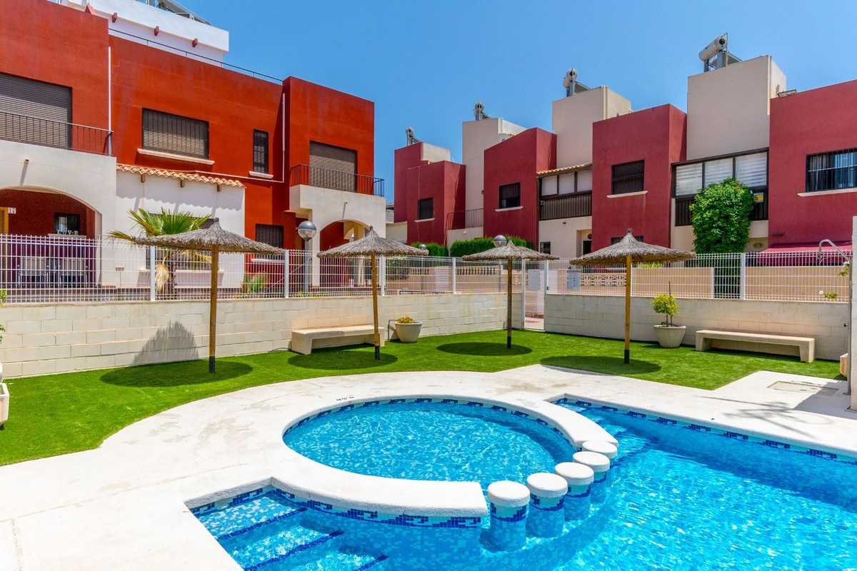 Se vende Adosada de 3 dormitorios en Costa Blanca, Alicante, España