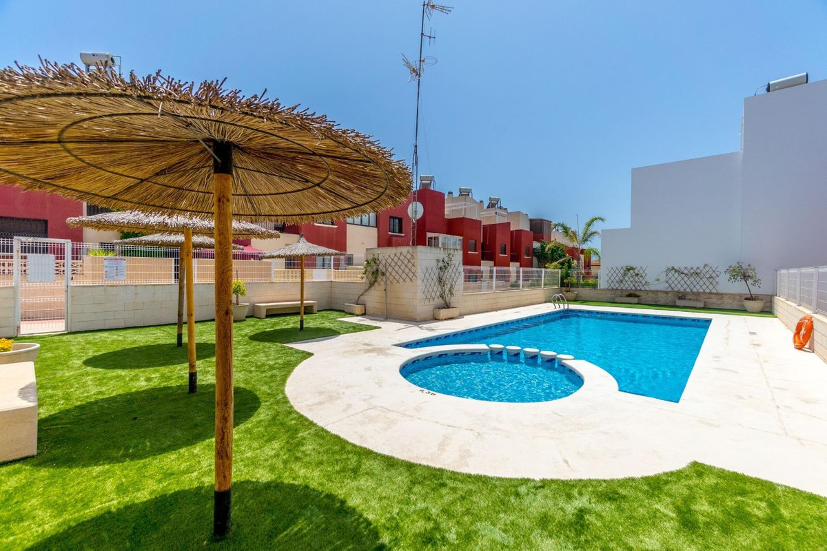 Se vende Adosada de 3 dormitorios en Costa Blanca, Alicante, España
