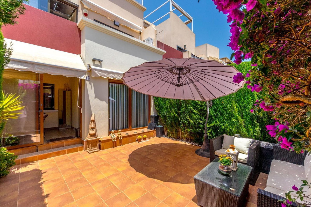 Se vende Adosada de 3 dormitorios en Costa Blanca, Alicante, España