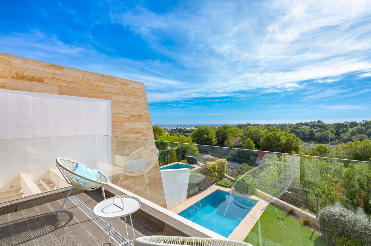 Se vende Villa - Chalet de 3 dormitorios en Costa Blanca, Alicante, España