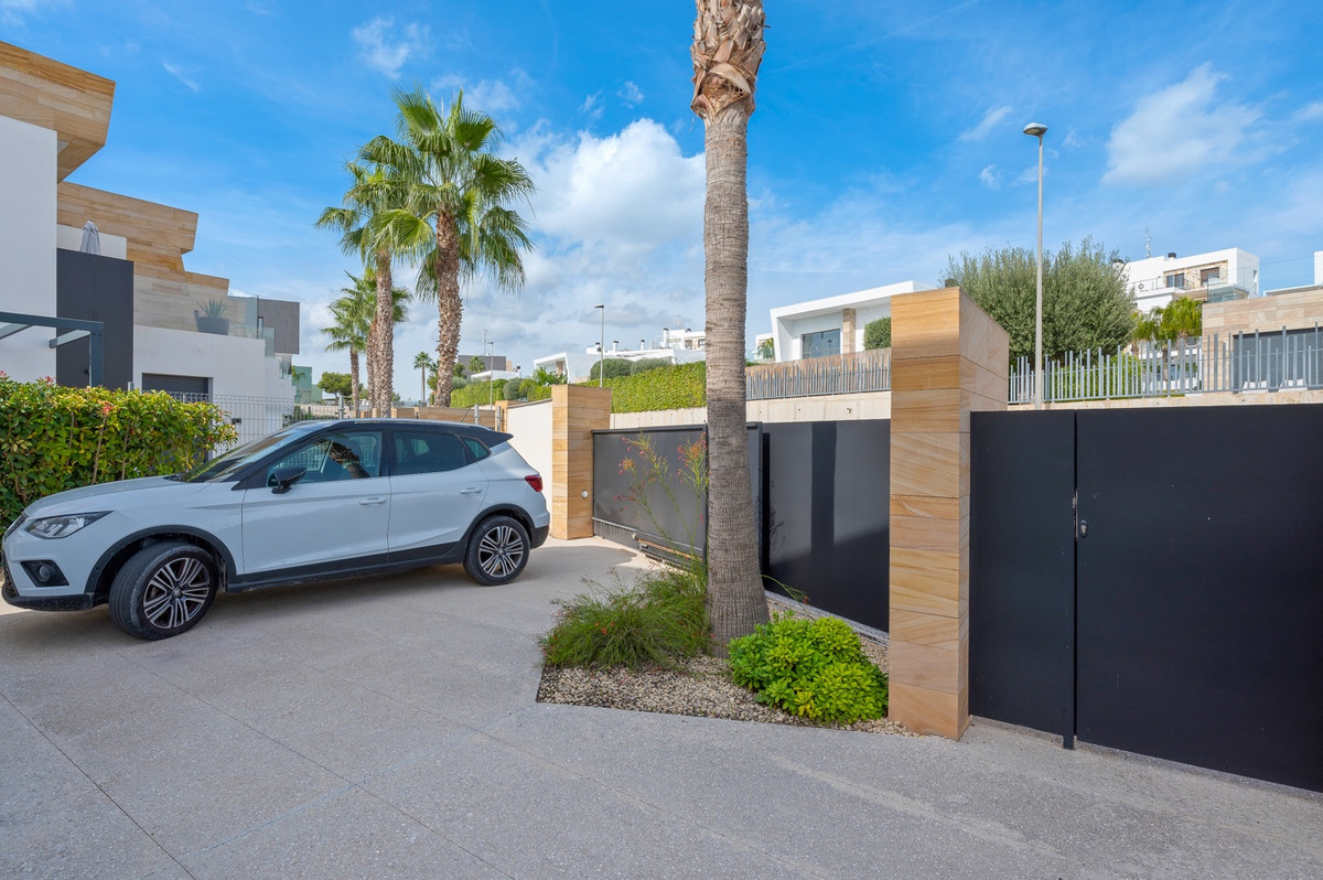 Se vende Villa - Chalet de 3 dormitorios en Costa Blanca, Alicante, España