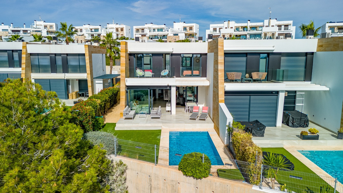 Se vende Villa - Chalet de 3 dormitorios en Costa Blanca, Alicante, España