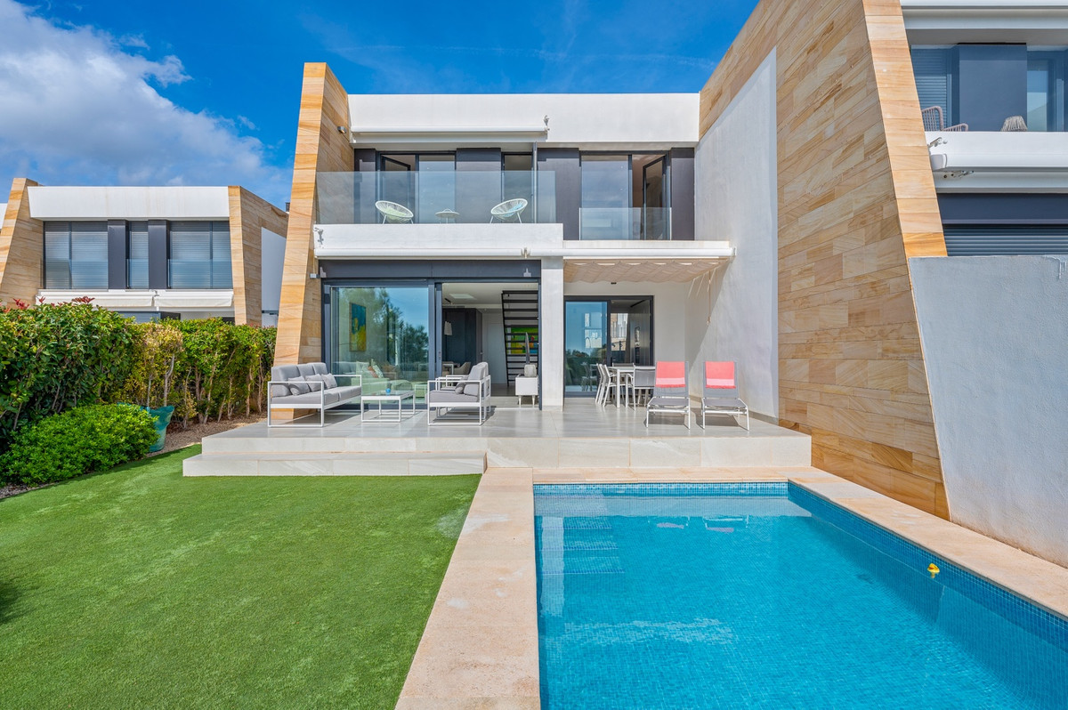 Se vende Villa - Chalet de 3 dormitorios en Costa Blanca, Alicante, España