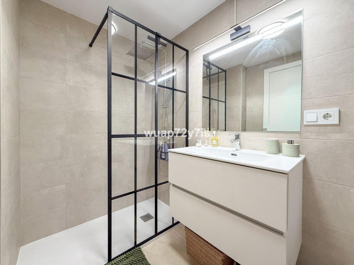 Se vende Apartamento Planta Baja de 2 dormitorios en Costa Del Sol, Málaga, España