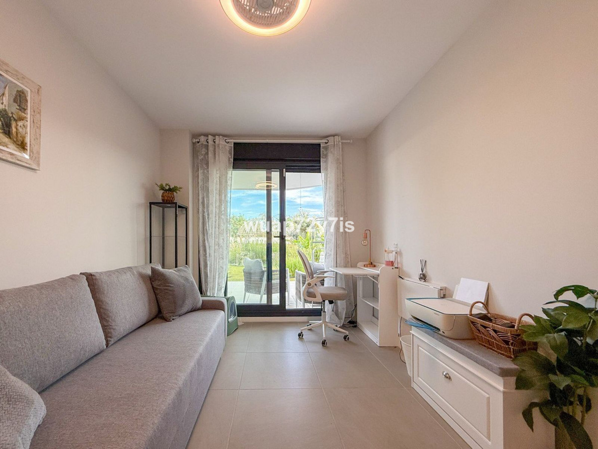 Se vende Apartamento Planta Baja de 2 dormitorios en Costa Del Sol, Málaga, España