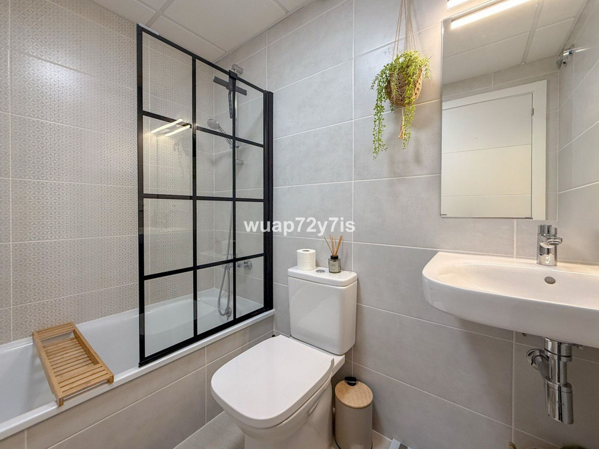 Se vende Apartamento Planta Baja de 2 dormitorios en Costa Del Sol, Málaga, España