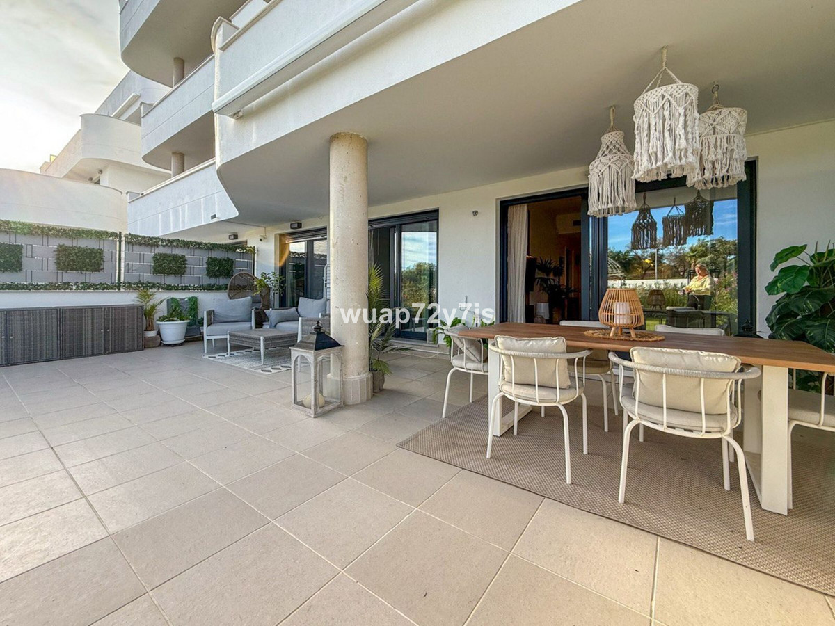 Se vende Apartamento Planta Baja de 2 dormitorios en Costa Del Sol, Málaga, España