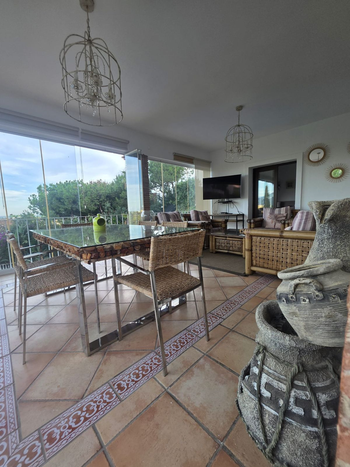 6 Bed Townhouse for sale in El Paraiso Costa Del Sol, Málaga, Spain