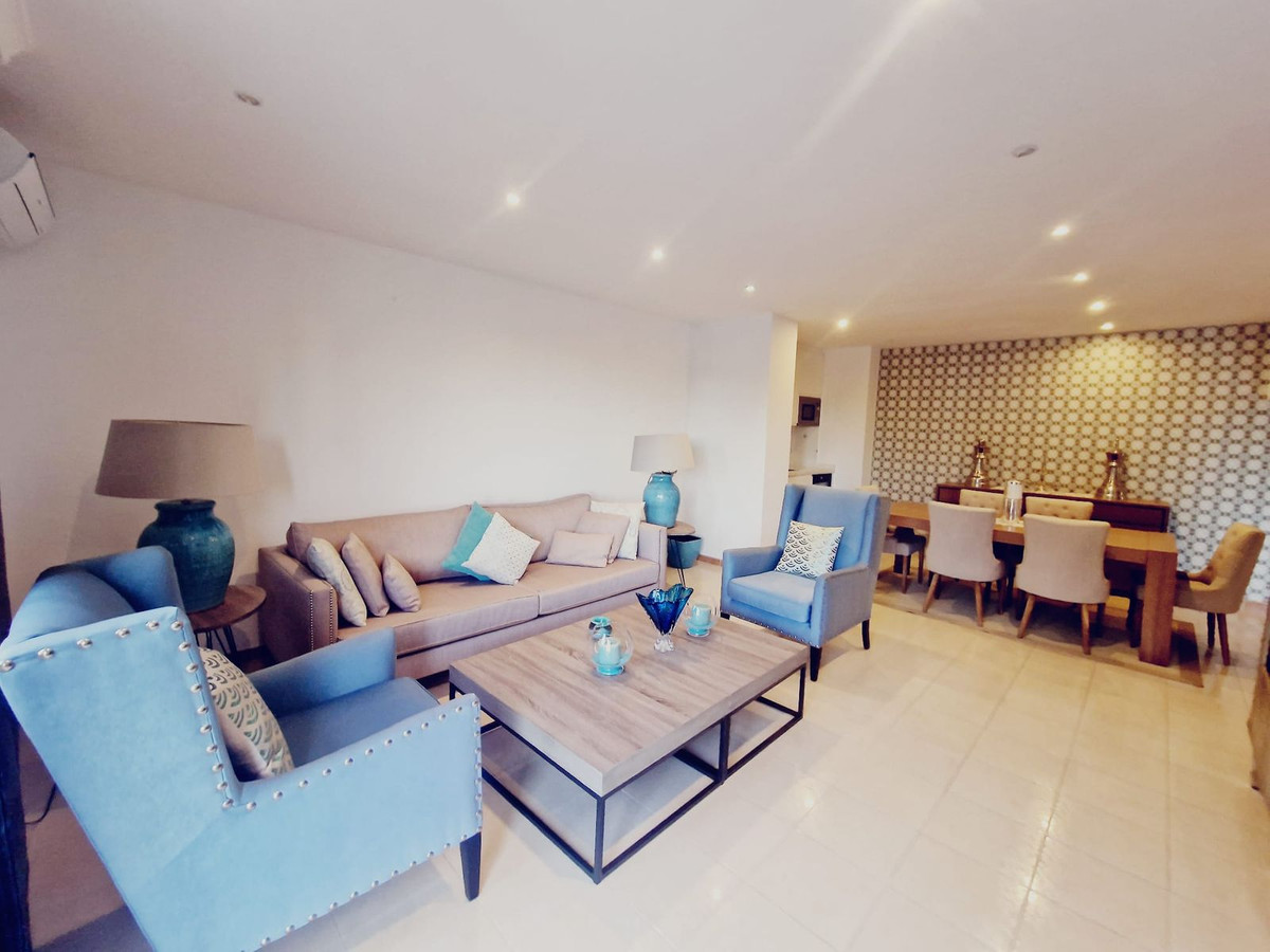 6 Bed Townhouse for sale in El Paraiso Costa Del Sol, Málaga, Spain