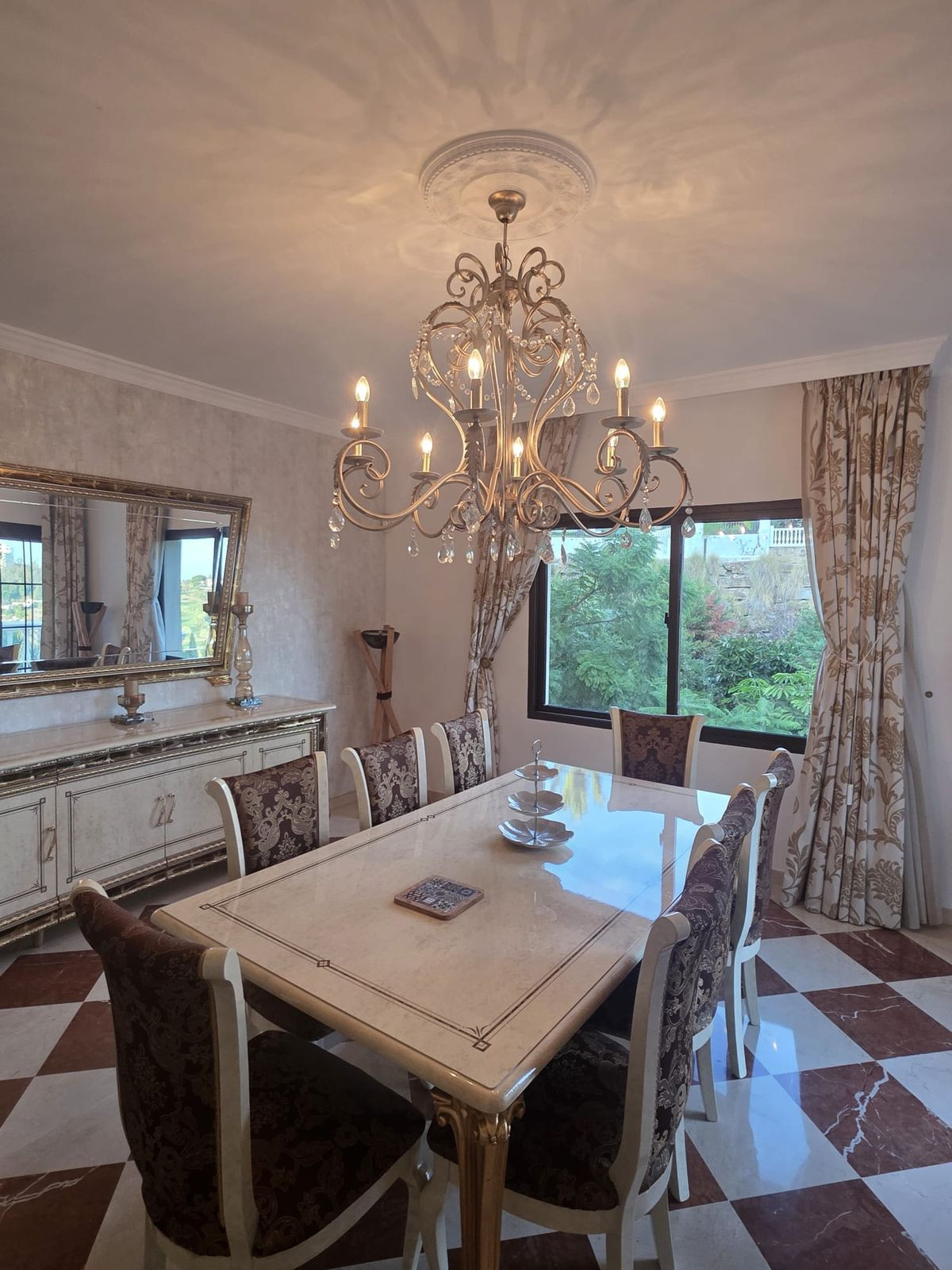 6 Bed Townhouse for sale in El Paraiso Costa Del Sol, Málaga, Spain
