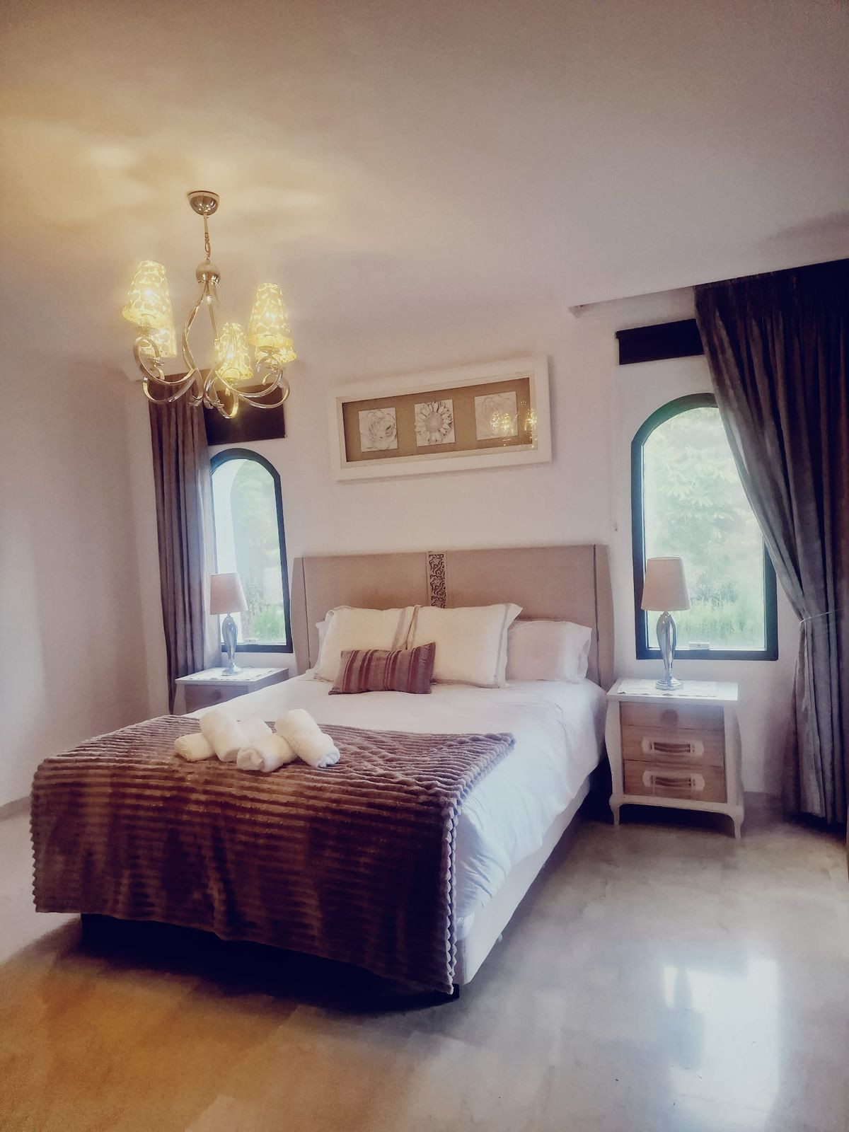 6 Bed Townhouse for sale in El Paraiso Costa Del Sol, Málaga, Spain