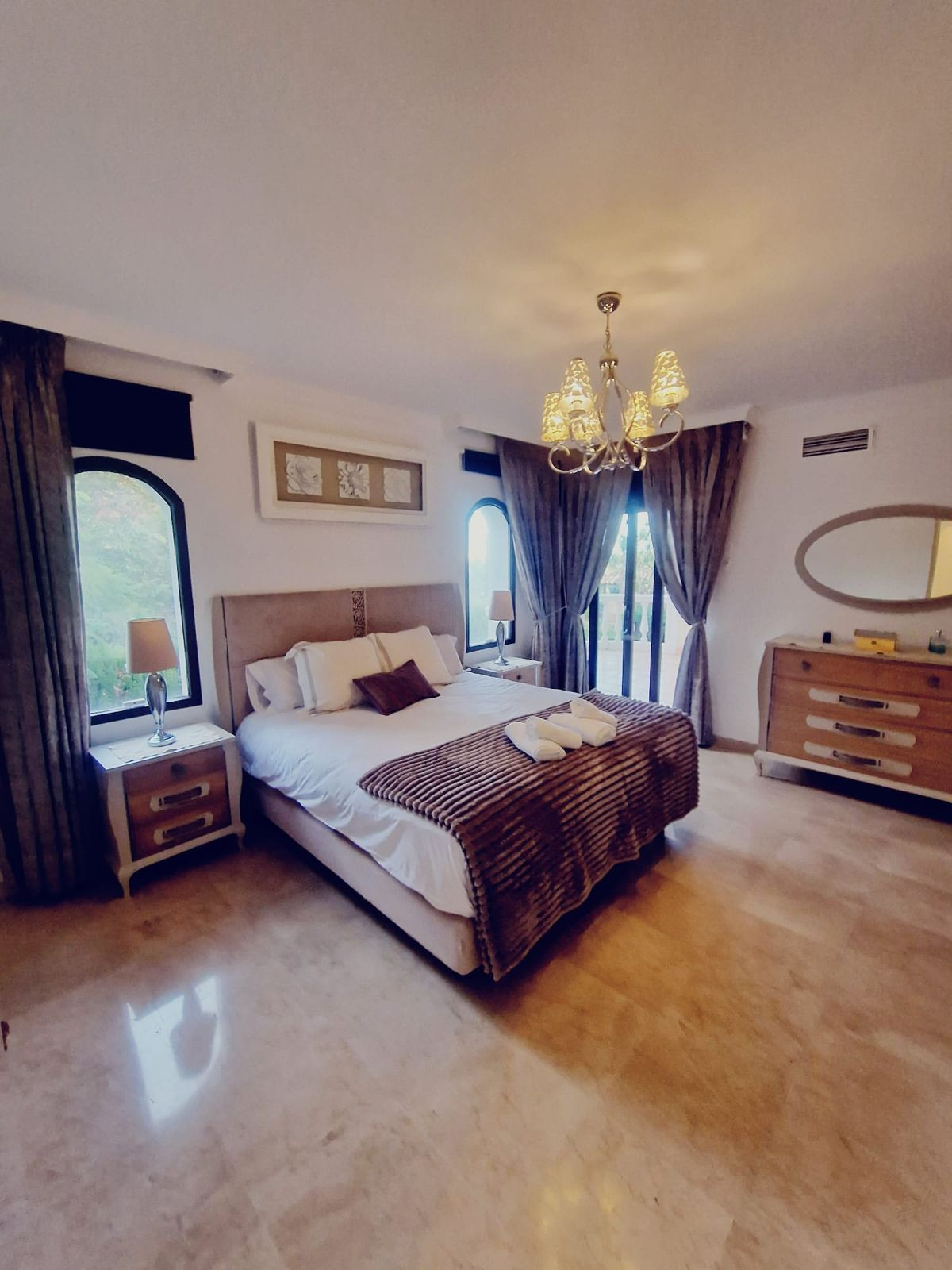 6 Bed Townhouse for sale in El Paraiso Costa Del Sol, Málaga, Spain