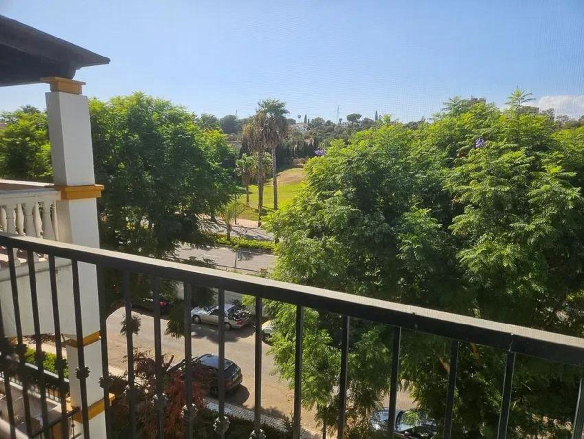 Se vende Apartamento Planta Media de 2 dormitorios en Costa Del Sol, Málaga, España