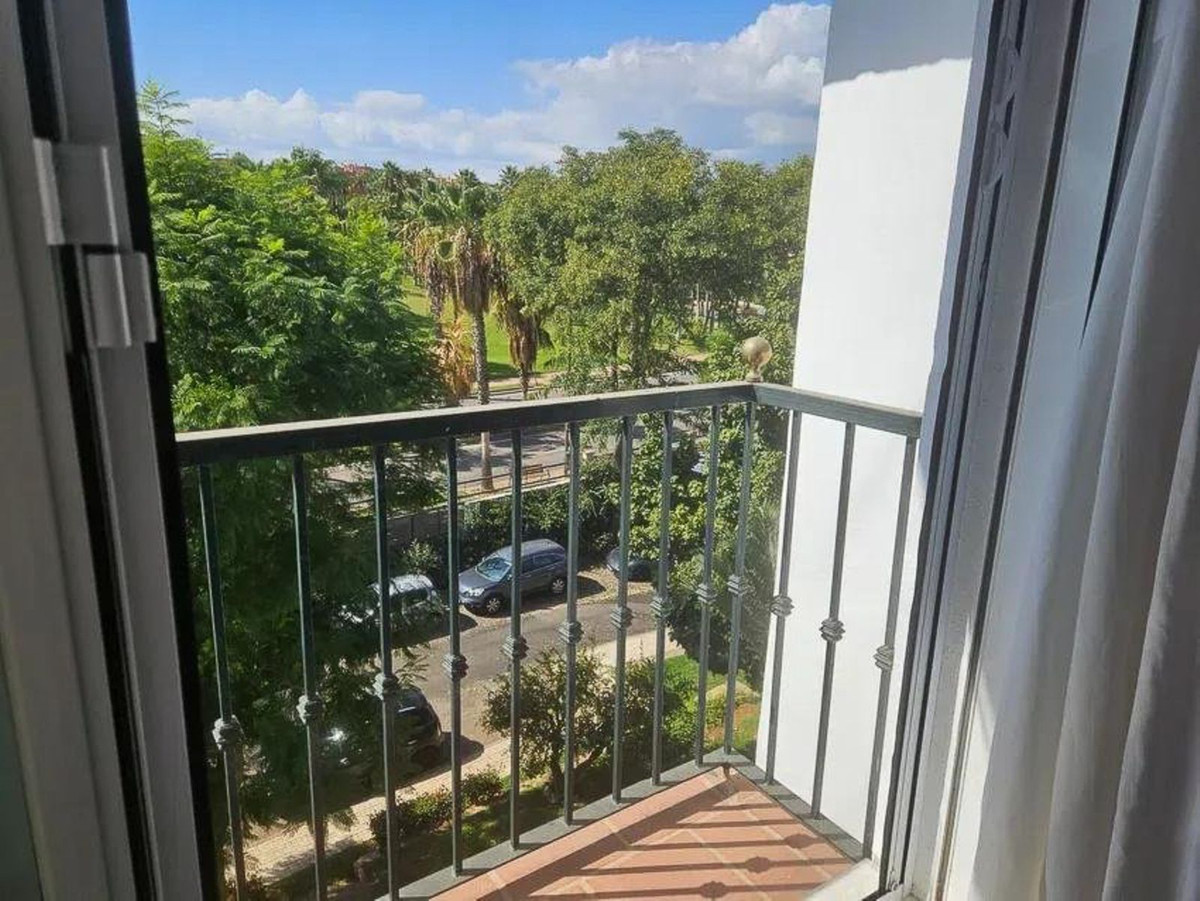Se vende Apartamento Planta Media de 2 dormitorios en Costa Del Sol, Málaga, España