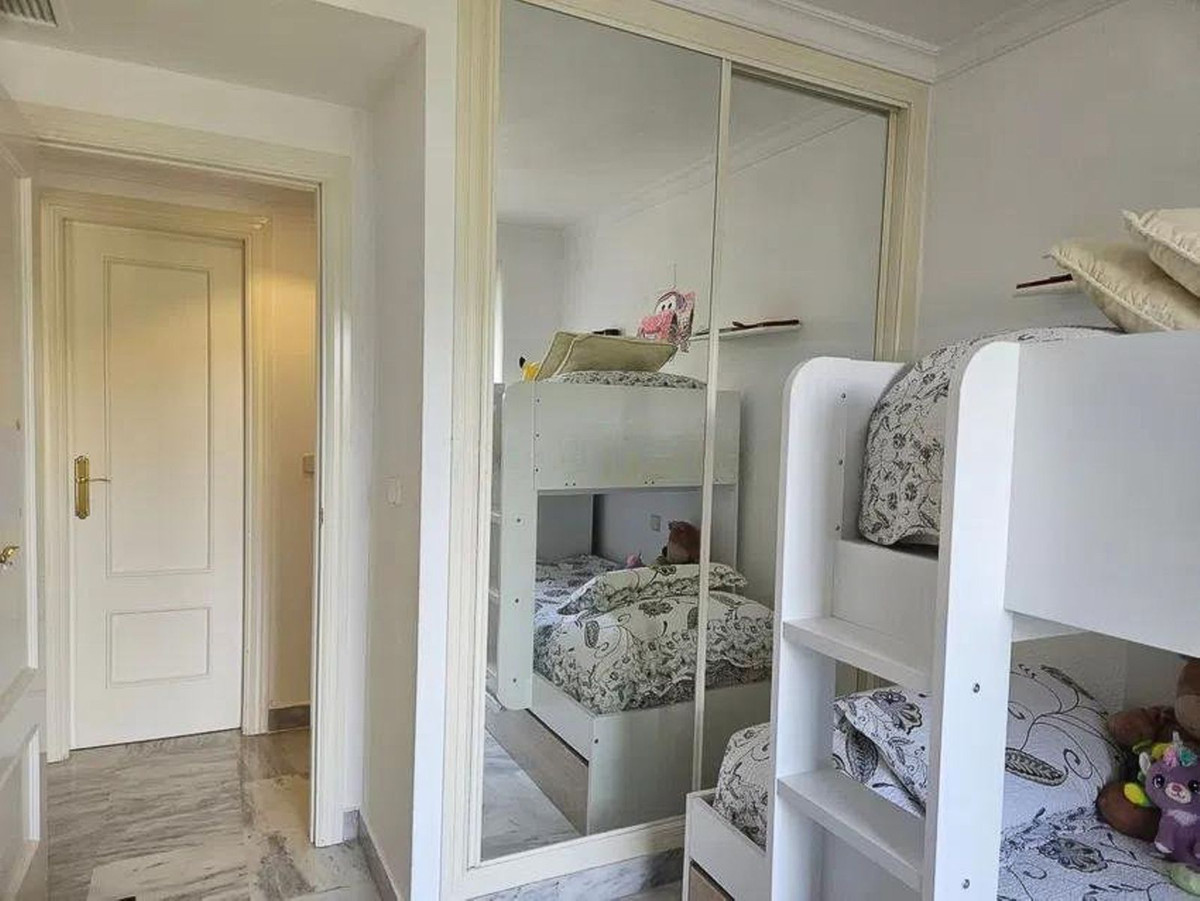 Se vende Apartamento Planta Media de 2 dormitorios en Costa Del Sol, Málaga, España