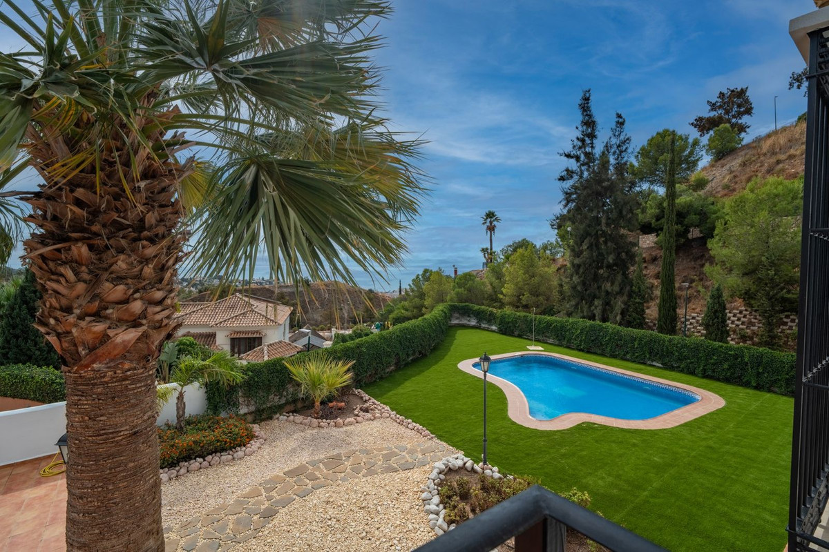 5 Bed Townhouse for sale in Pinares De San Antón Málaga Ciudad, Málaga, Spain