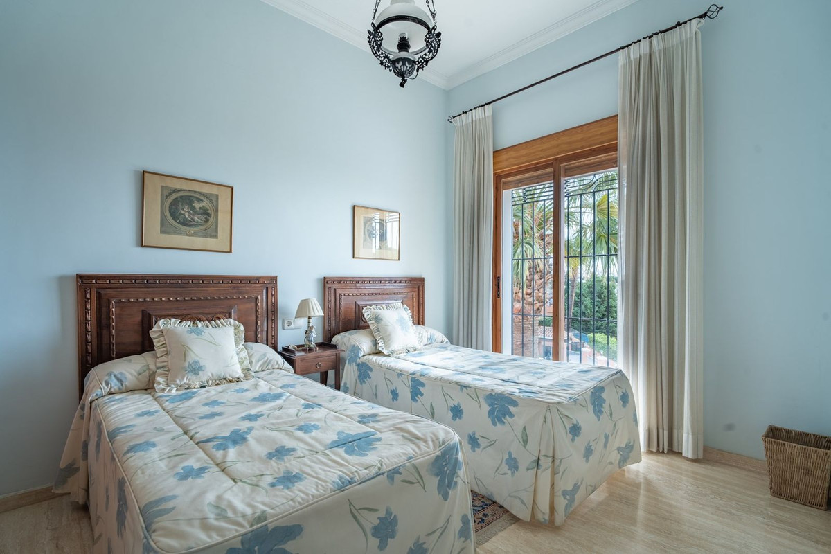 5 Bed Townhouse for sale in Pinares De San Antón Málaga Ciudad, Málaga, Spain
