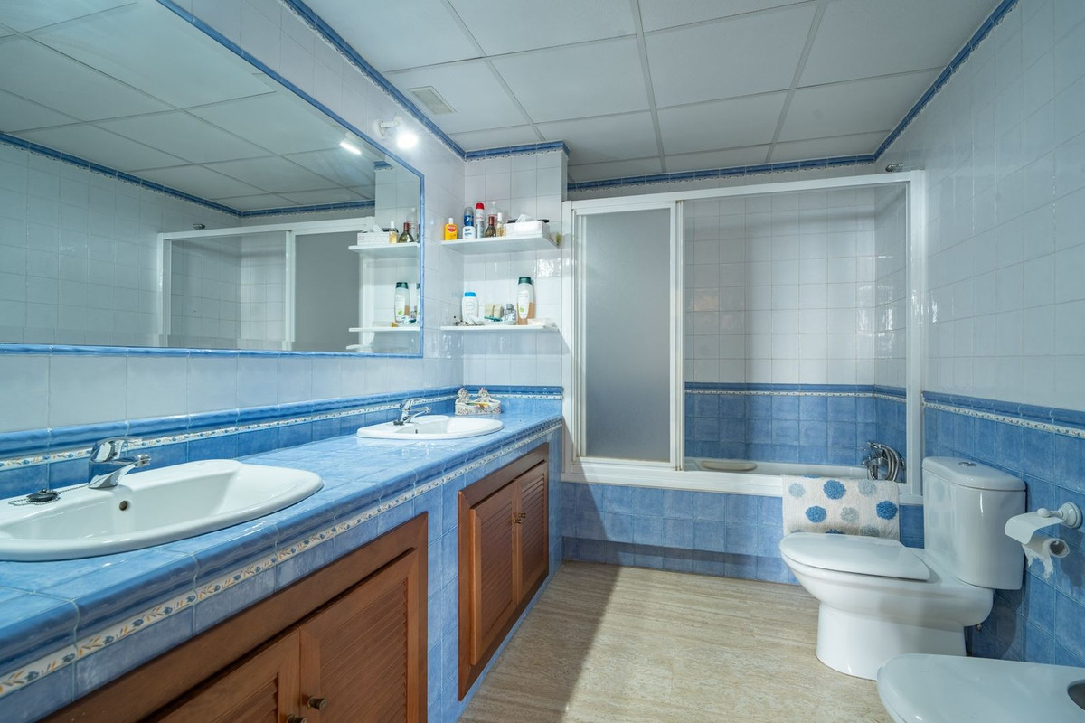 5 Bed Townhouse for sale in Pinares De San Antón Málaga Ciudad, Málaga, Spain
