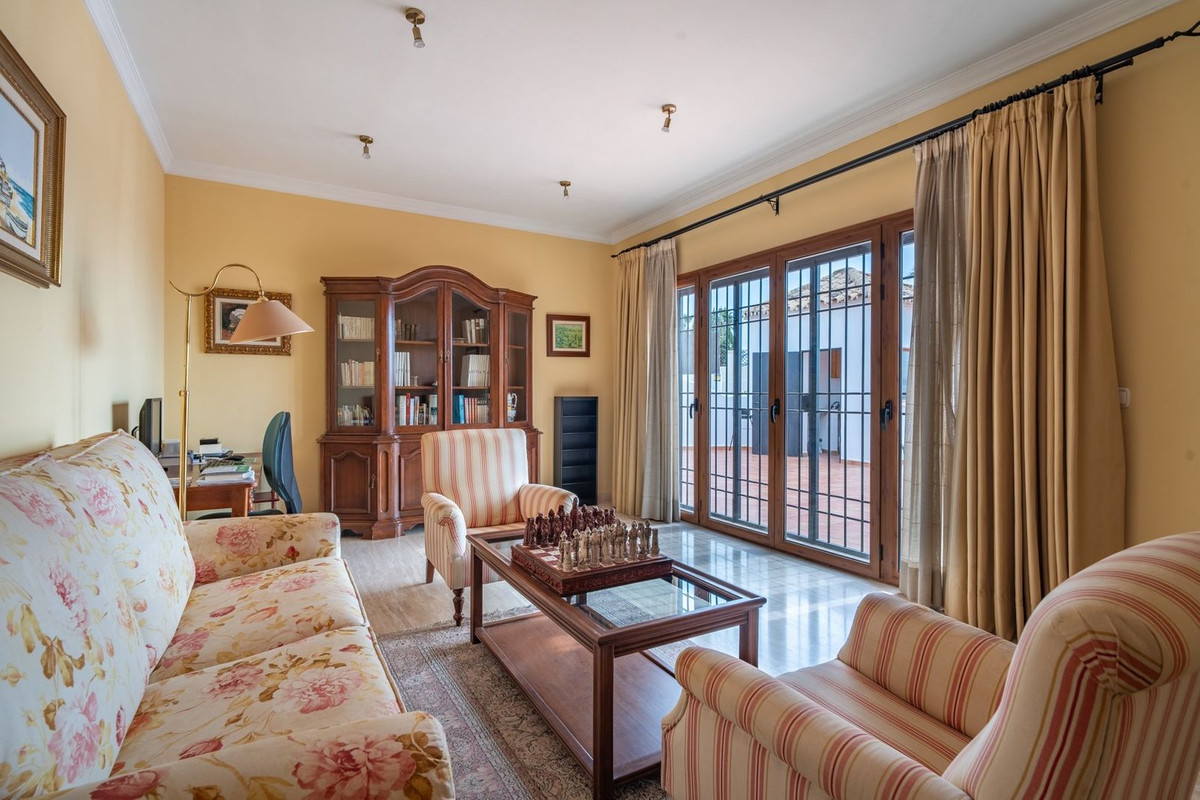 5 Bed Townhouse for sale in Pinares De San Antón Málaga Ciudad, Málaga, Spain