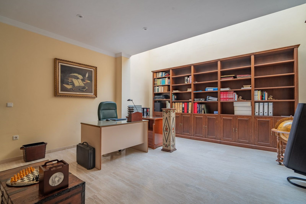 5 Bed Townhouse for sale in Pinares De San Antón Málaga Ciudad, Málaga, Spain