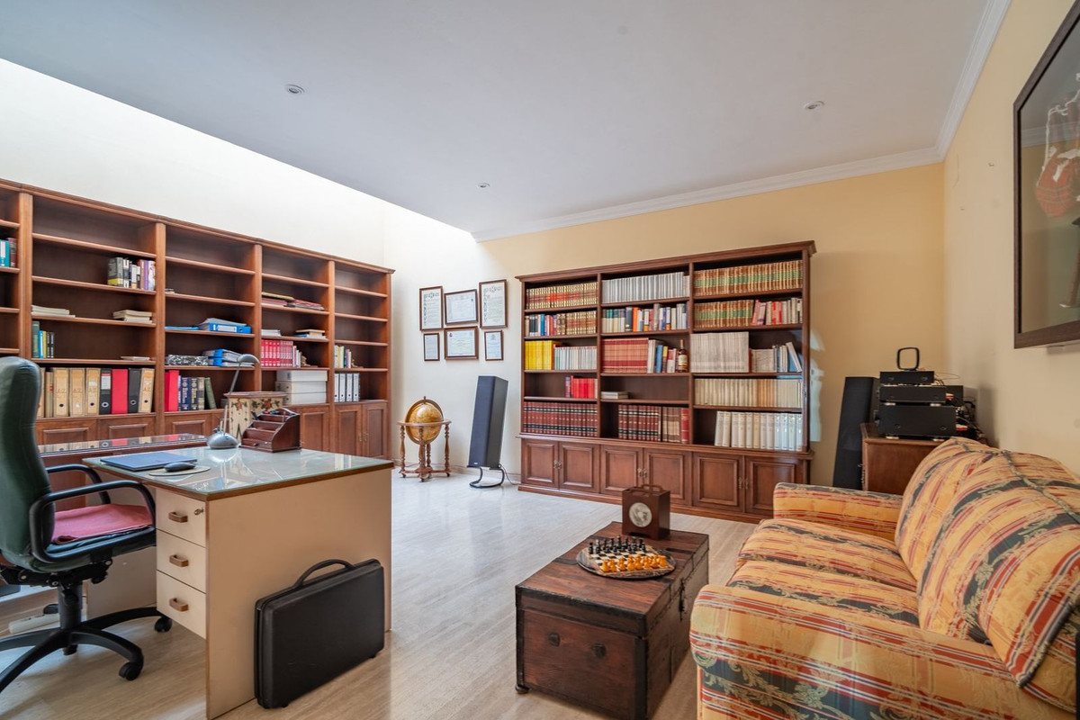 5 Bed Townhouse for sale in Pinares De San Antón Málaga Ciudad, Málaga, Spain