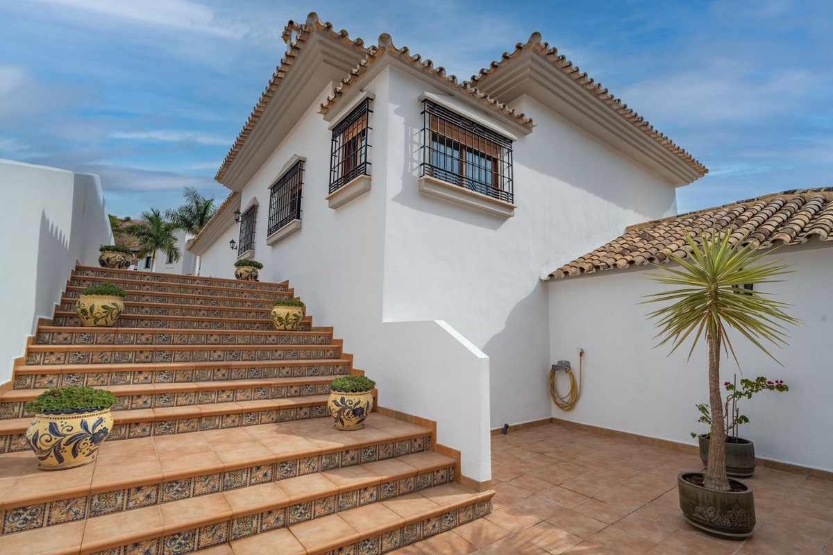 5 Bed Townhouse for sale in Pinares De San Antón Málaga Ciudad, Málaga, Spain