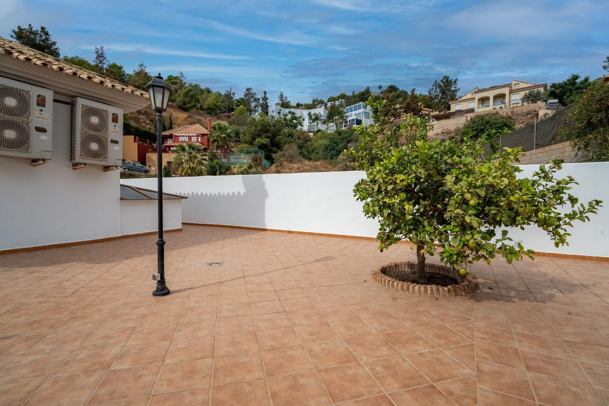 5 Bed Townhouse for sale in Pinares De San Antón Málaga Ciudad, Málaga, Spain