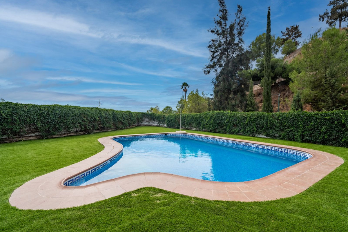 5 Bed Townhouse for sale in Pinares De San Antón Málaga Ciudad, Málaga, Spain
